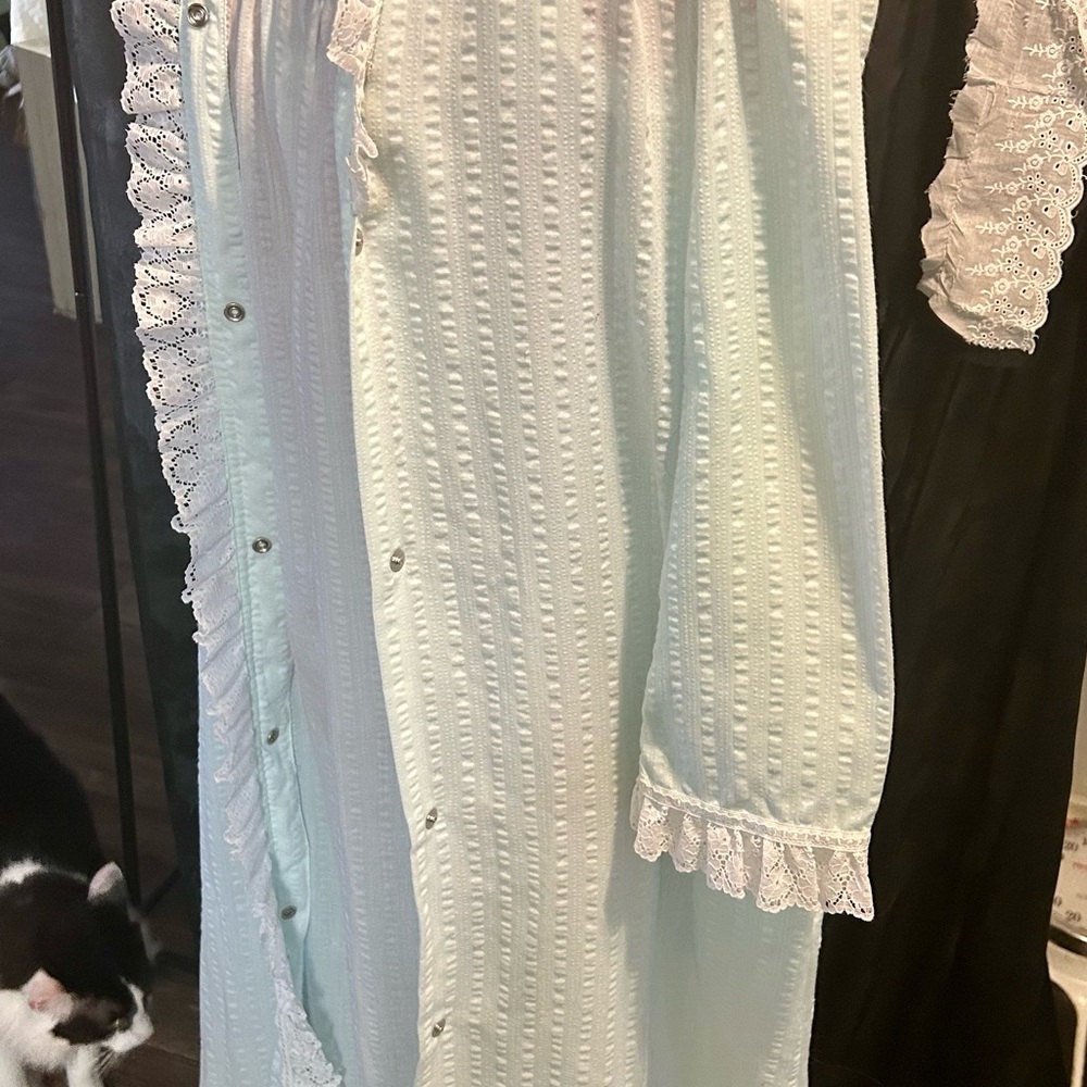Early 1980’s Miss Elaine Nightgown/Robe set - Picture 4 of 4